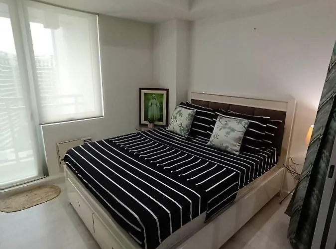 Aparthotel Riel's Condotel In Azure Beach Residences Manila