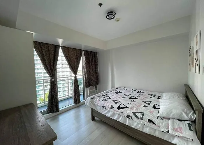 Riel's Condotel In Azure Beach Residences Aparthotel *