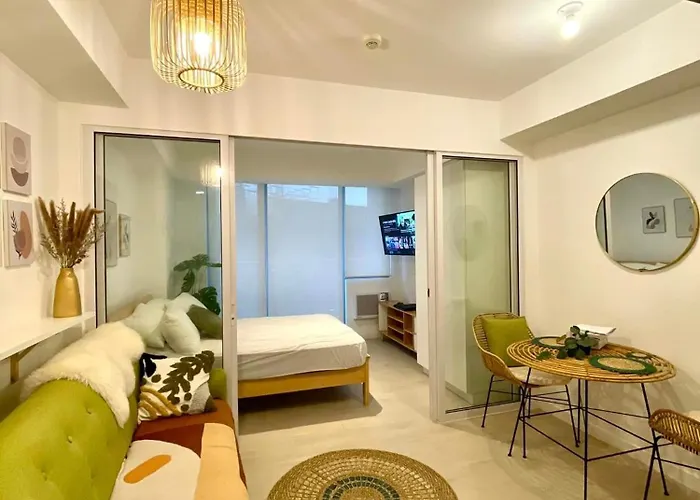 Aparthotel Riel's Condotel In Azure Beach Residences *