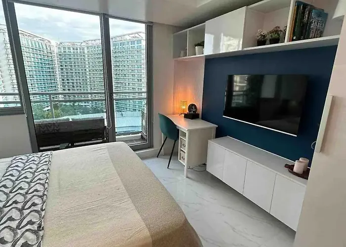Riel's Condotel In Azure Beach Residences Aparthotel *