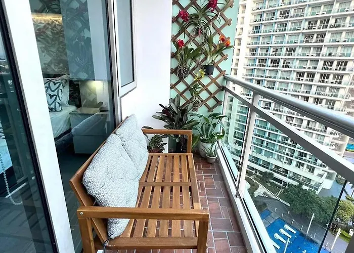 Aparthotel Riel's Condotel In Azure Beach Residences