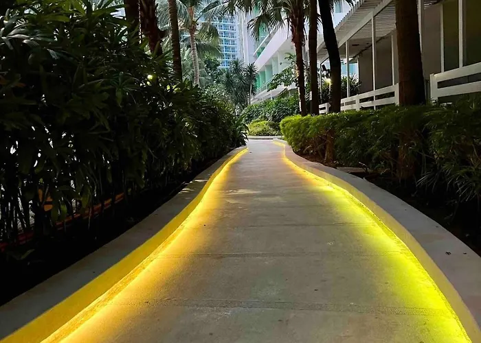 Riel's Condotel In Azure Beach Residences Manila