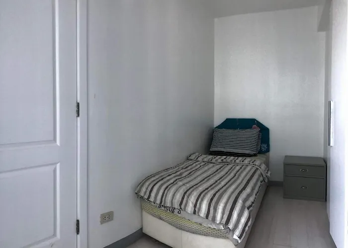 Aparthotel Riel's Condotel In Azure Beach Residences Manila