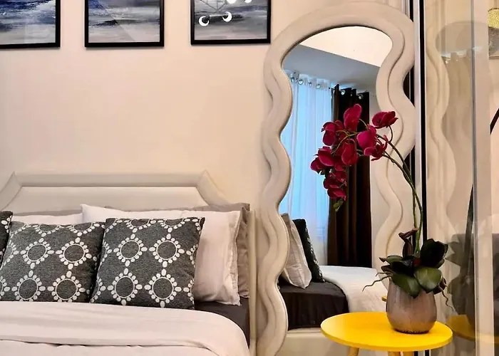 Aparthotel Riel's Condotel In Azure Beach Residences Manila